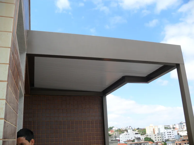 Cobertura com telha termoacústica